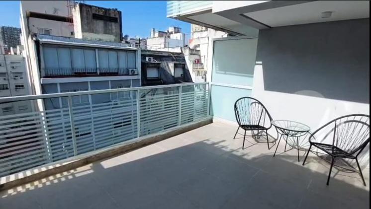 Venta Departamento monoambiente muy amplio con balcón terraza Recoleta
