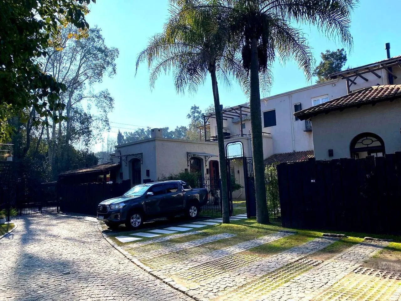 Venta Departamento tipo Loft con jardin La Toscana Pilar 5
