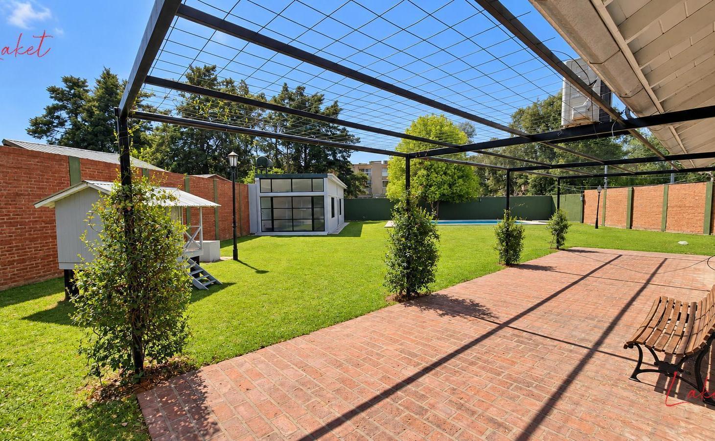 Foto de VENTA Casa quinta en esquina, 3 dormitorios, pileta y quincho | Zona, imagen 1