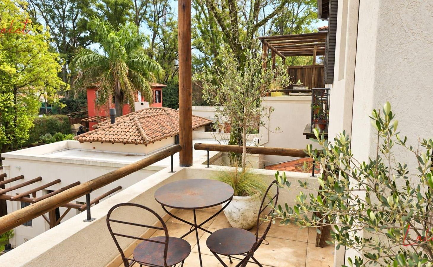 Foto de Departamento tipo casa 2 amb con terraza y cochera La Toscana, imagen 3