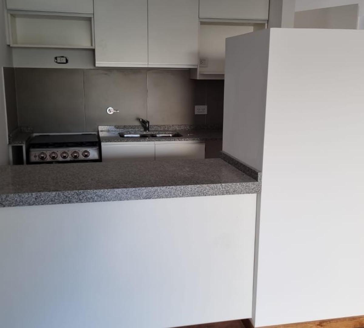 3 Amb C/fte Balcón y Terraza Parrilla Cochera Baulera 2