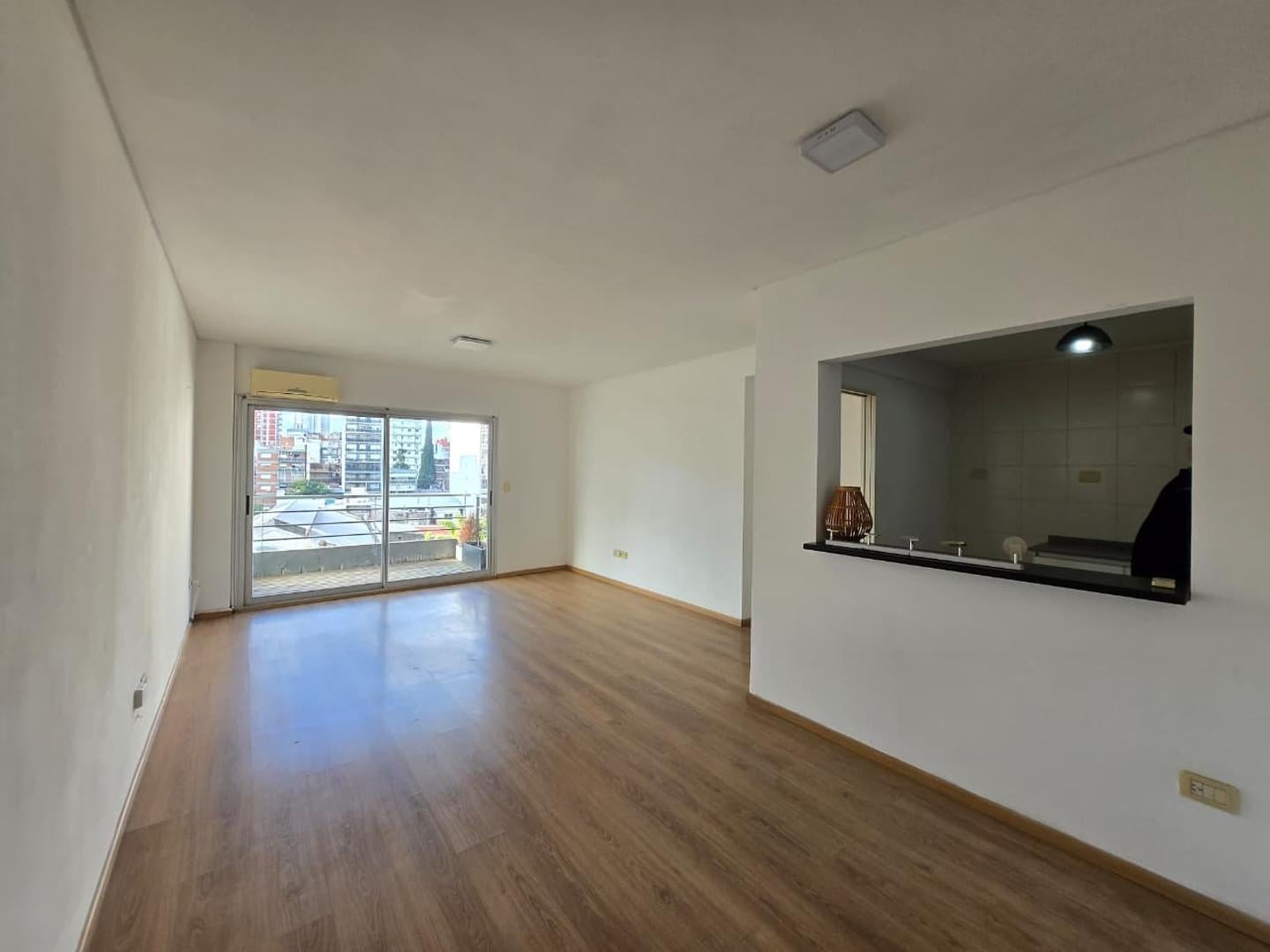 Foto de departamento amplio 2 amb suite vestidor toillete Fte, imagen 5