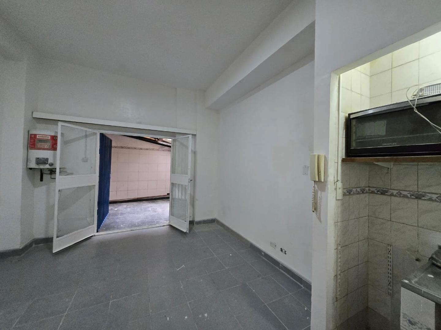 Foto de Departamento Monoambiente amplio en PB con PATIO, imagen 4