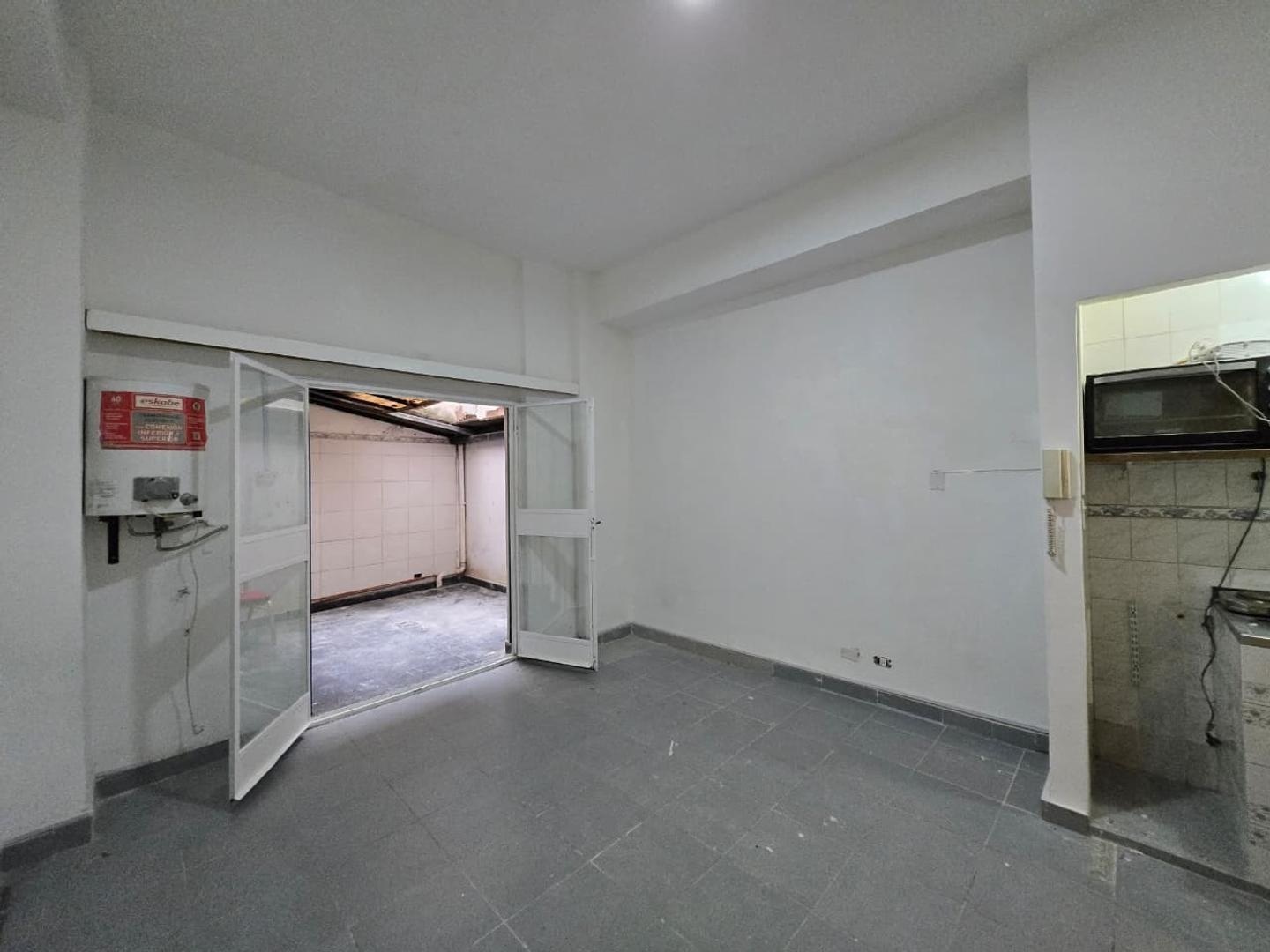 Foto de Departamento Monoambiente amplio en PB con PATIO, imagen 3