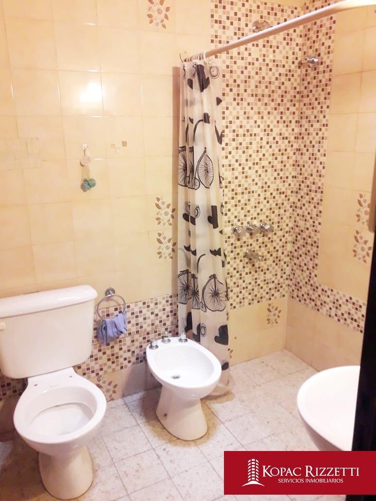 LOS BOULEVARES (BV BUENOS AIRES 175) - VENTA CASA 3 DORMITORIOS.
