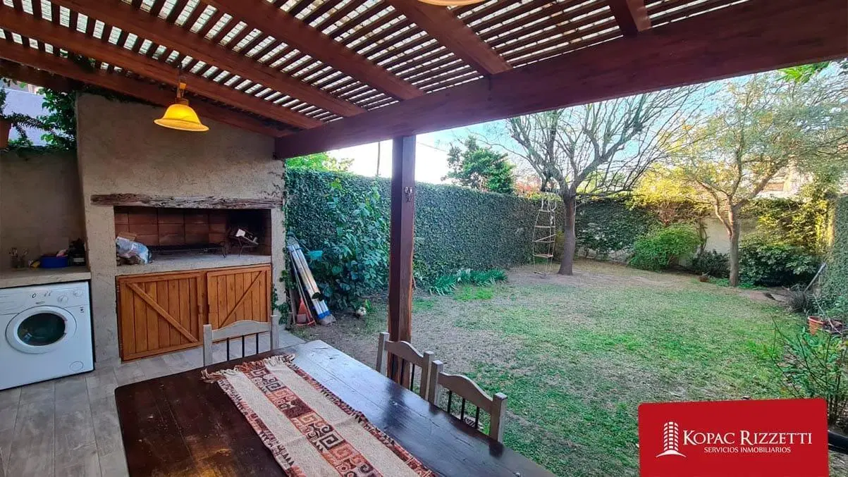 NUEVO POETA LUGONES (FELIX GIGENA LUQUE 3400) ALQUILER CASA 3 DORMITORIOS 4