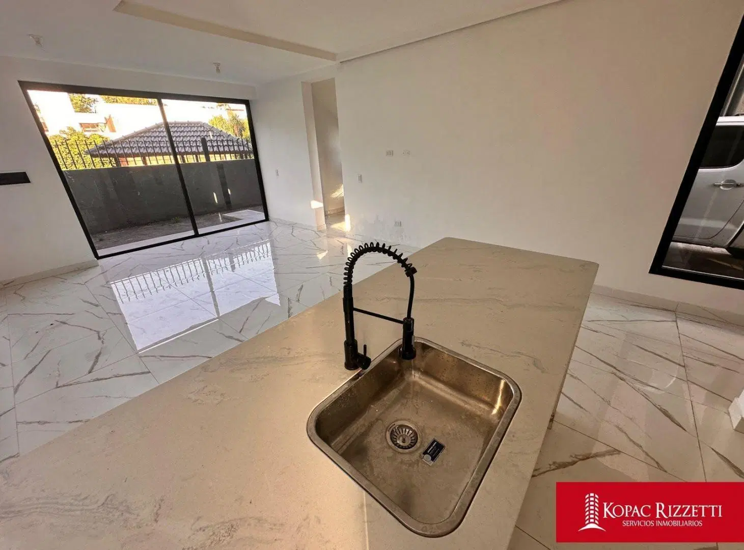 CARLOS PAZ (HOUSING ONE - BACH 499) - VENTA CASA 2 DORMITORIOS 4