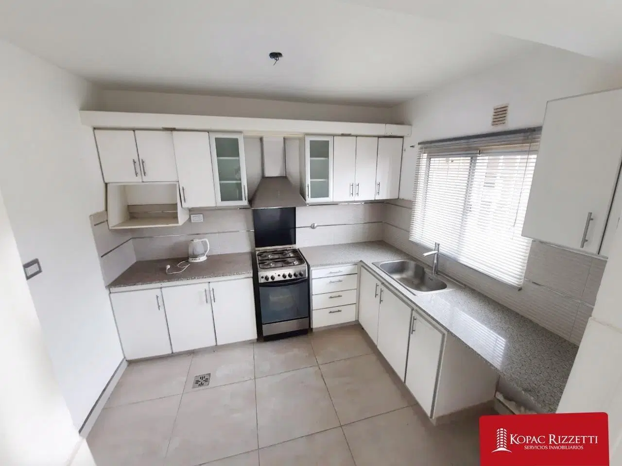 LOS BOULEVARES (ALVAREZ DE TOLEDO 7200) - VENTA CASA 3 DORMITORIOS 4