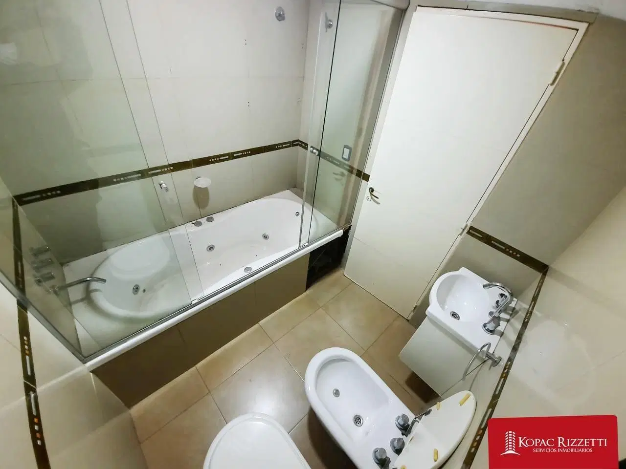 LOS BOULEVARES (ALVAREZ DE TOLEDO 7200) - VENTA CASA 3 DORMITORIOS 8