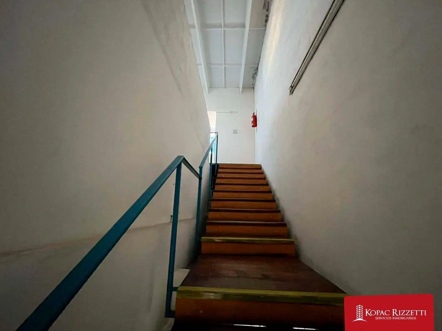 VILLA ALLENDE (AV. GOYCOECHEA 145) - ALQUILER LOCAL 750 M2. 4