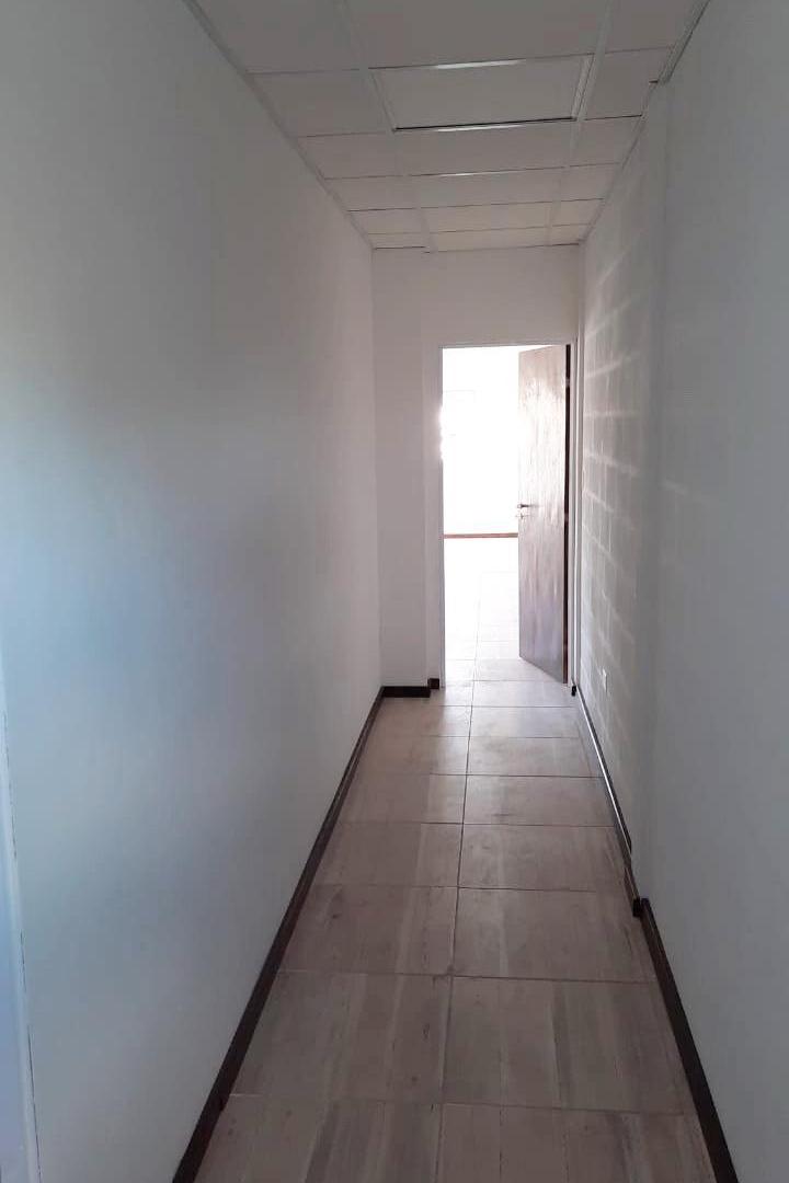 M. DE SOBREMONTE (T. DE IROBI ESQ T. DE PIMENTEL) - ALQUILER OFICINA 38 M2.