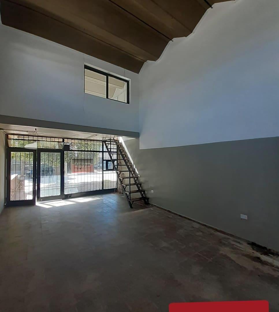 Foto de JORGE NEWBERY (LUIS CANDELARIA 43) - ALQUILER LOCAL 35 M2. TTE., imagen 1