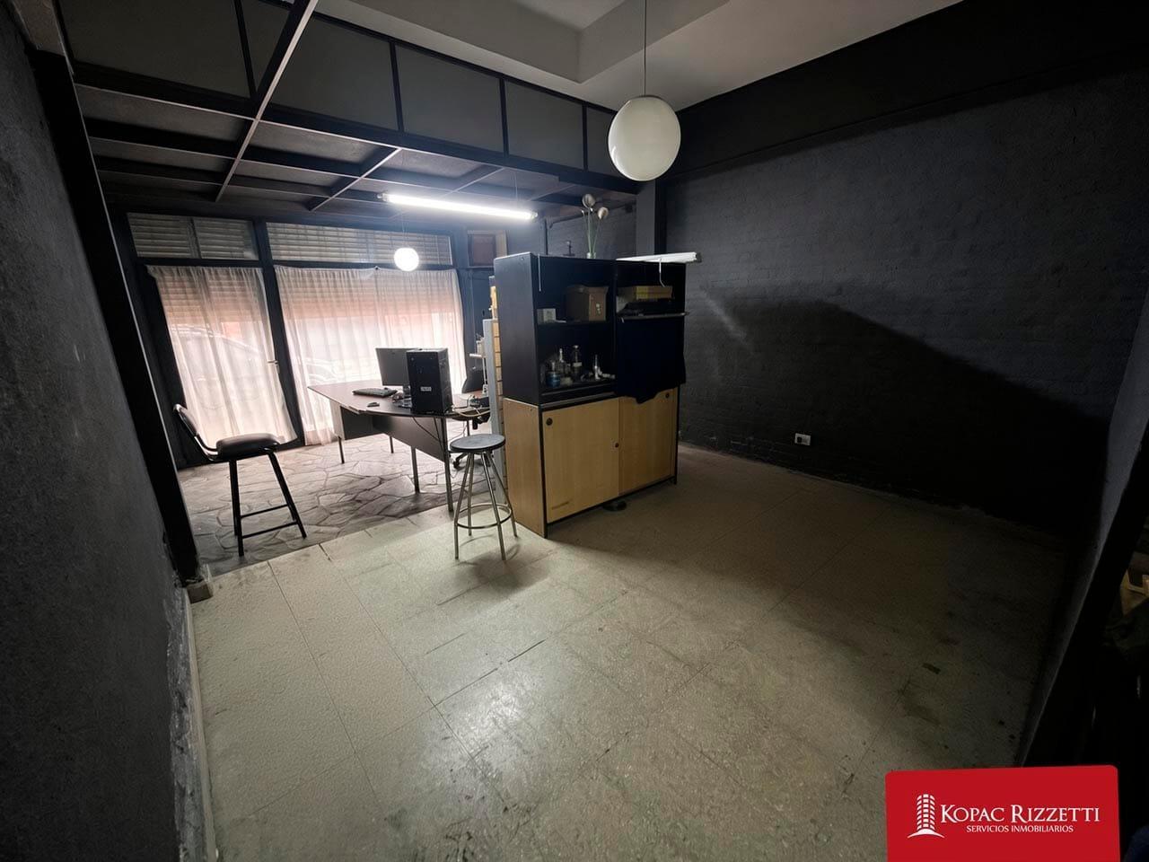 Foto de DUCASSE (RAMIREZ DE VELAZCO 852) - VENTA GALPON / DEPOSITO Y OFICINA DE, imagen 1