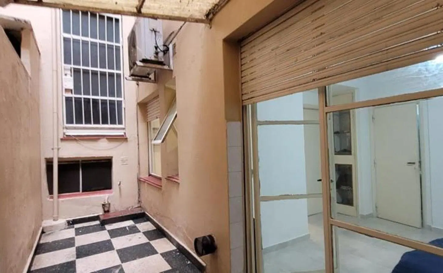 Palermo, 2 Ambientes, interno con Patio. Muy buena ubicacion sobre Av. S. Ortiz zona plaza Guadalupe 4