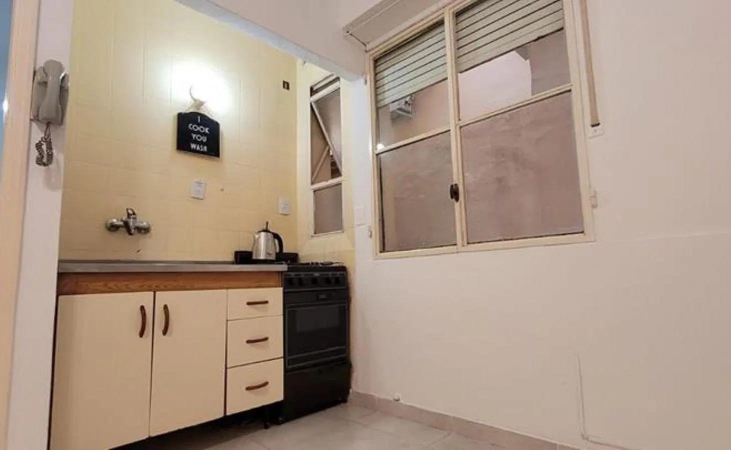 Palermo, 2 Ambientes, interno con Patio. Muy buena ubicacion sobre Av. S. Ortiz zona plaza Guadalupe 3