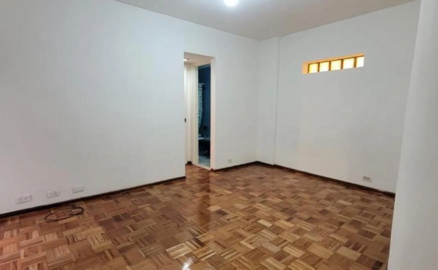 Boedo, 2 Ambientes, Lateral. Se ubica muy proxima a la mitica esquina de San Juan y Boedo, cerca de 4