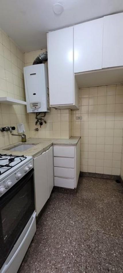 Foto de Palermo, 2 Ambientes. Interno, IMPECABLE. Muy buena ubicacion sobre Av, imagen 3