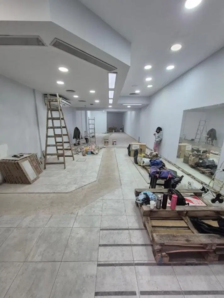 Chacarita, EXCELENTE LOCAL COMERCIAL. Frente. A 1 cuadra Estacion Chacarita, plaza Los Andes, a mts. 2