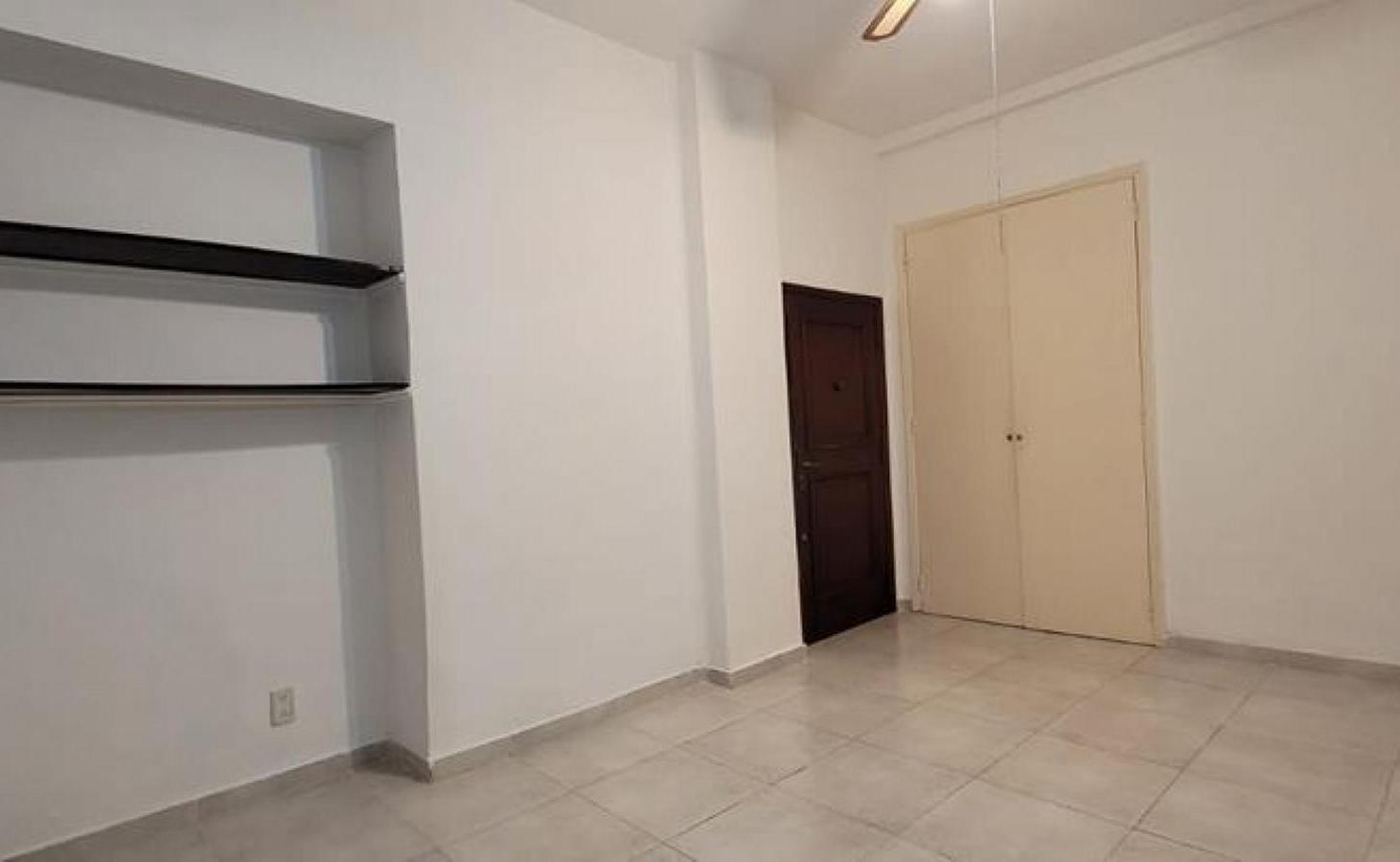 Foto de Palermo, 2 Ambientes, interno con Patio. Muy buena ubicacion sobre Av, imagen 2