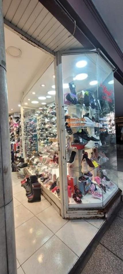 Foto de Local comercial, a la calle. Excelente ubicacion sobre Av. SANTA FE, imagen 3