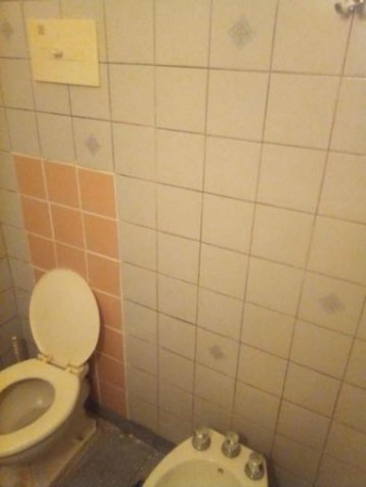 Foto de Zona de Facultades, Depto. 1 ambiente, 39,75mt2. contrafrente, Av, imagen 2