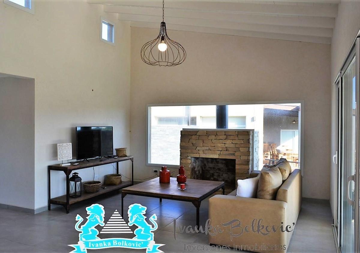 Venta Casa Costa Esmeralda Barrio Residencial 1