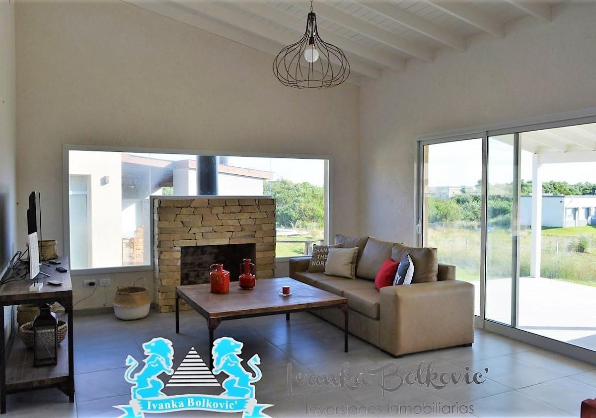 Venta Casa Costa Esmeralda Barrio Residencial 5