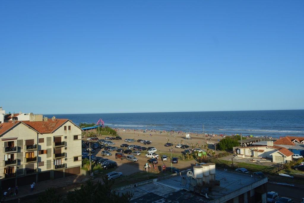 Foto de Venta Departamento Pinamar a 50 mtrs. Mar ! 2 y 1/2 ambientes amplios ., imagen 2