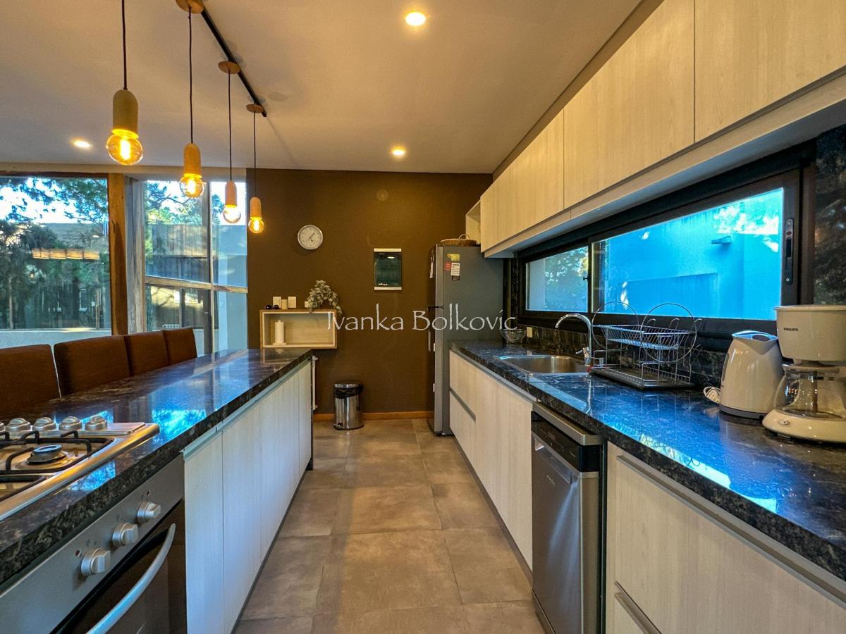 Venta Amoblada Casa Costa Esmeralda Deportiva Rodeada de Bosque 5