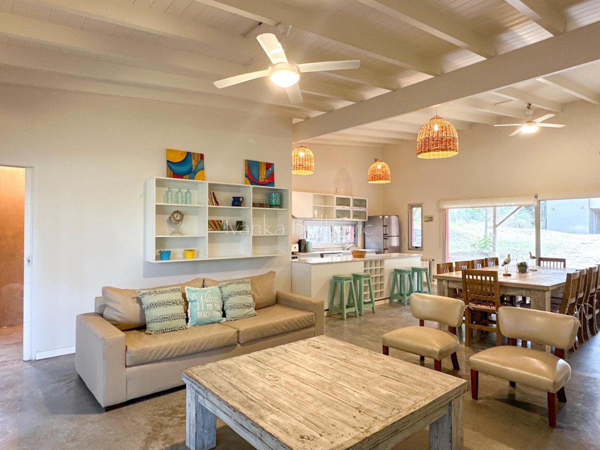 Venta Casa Costa Esmeralda - Gas Natural Calefacción Arbolada 2