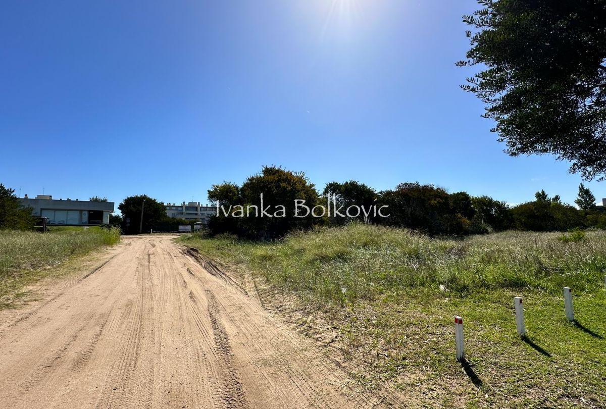 Venta Lote - a Nivel Costa Esmeralda Barrio Residencial 1 Calle Cul de Sac 2