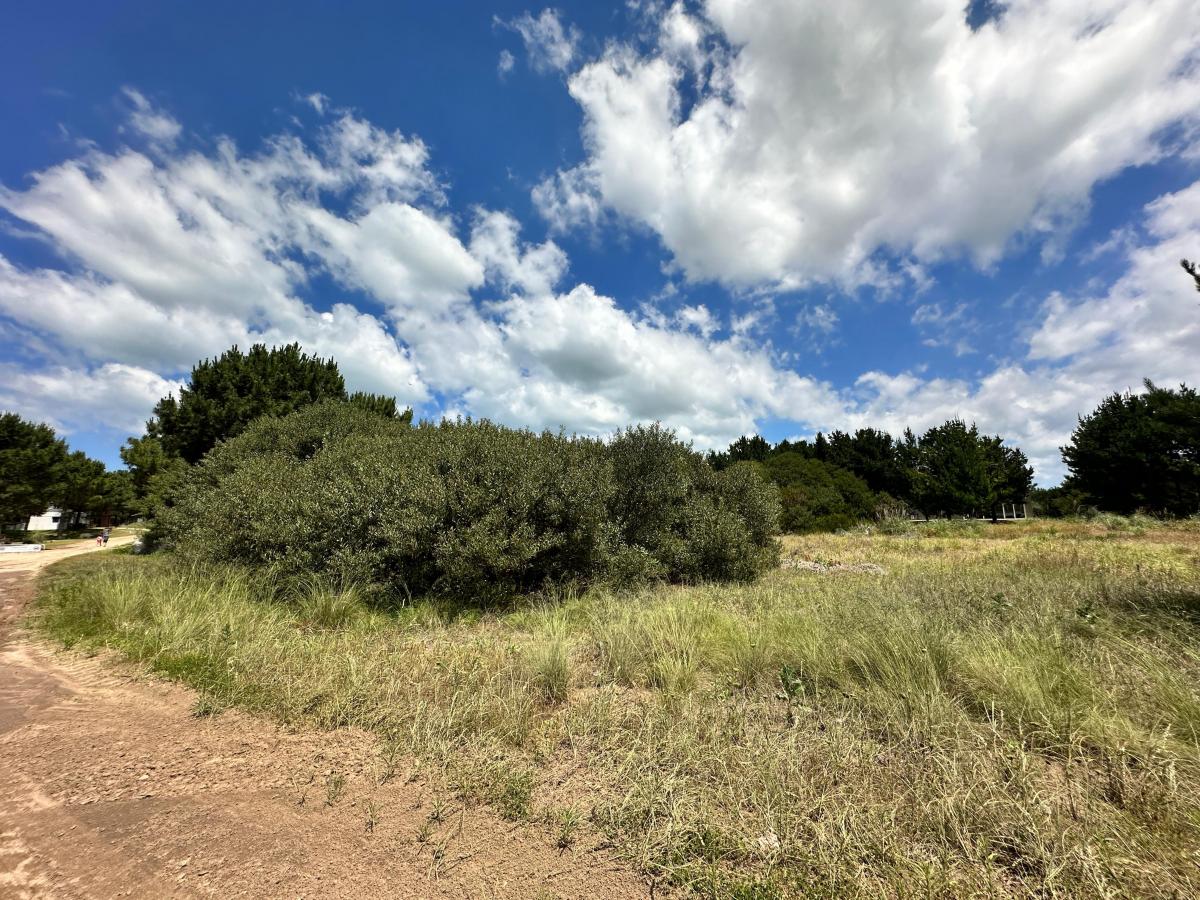 Venta Lote Costa Esmeralda Barrio Residencial a Nivel Inverti Este 2024 4