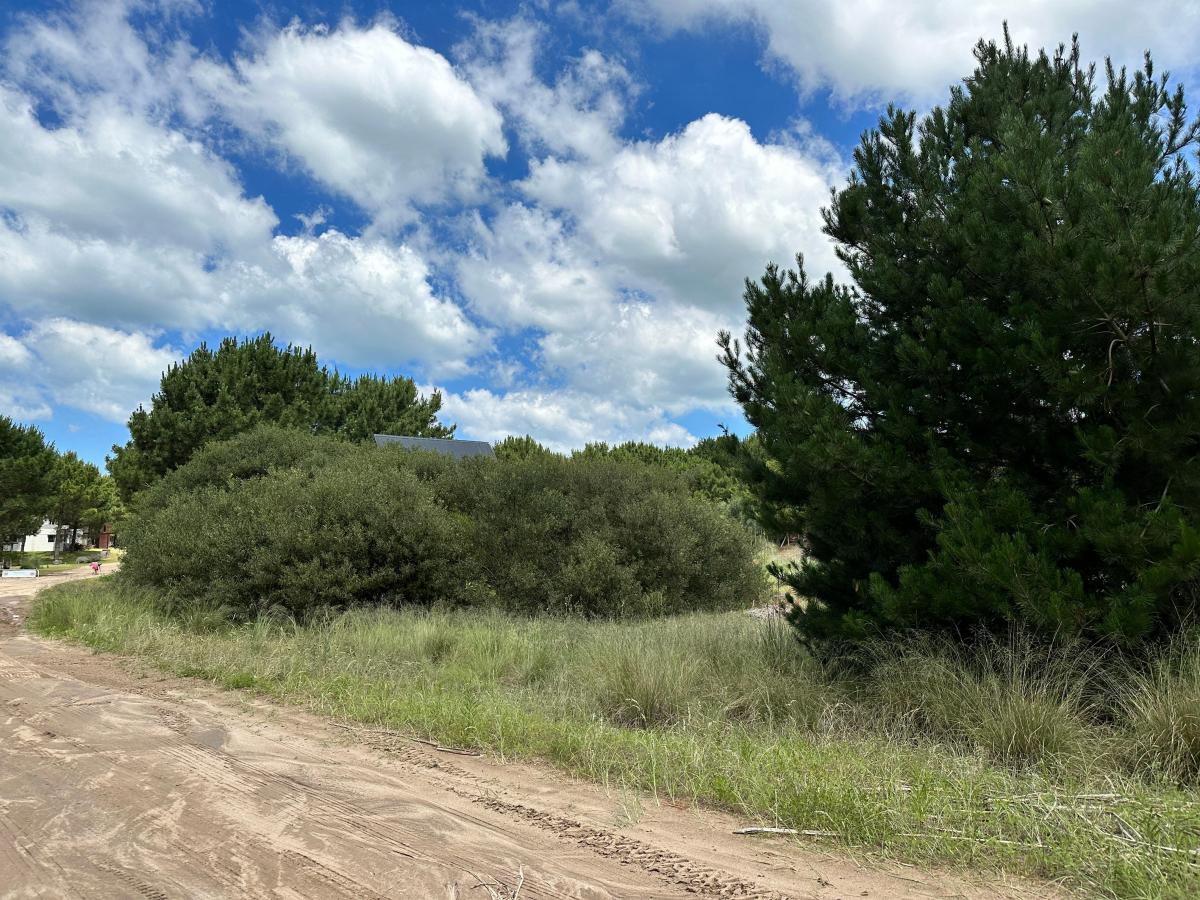 Venta Lote Costa Esmeralda Barrio Residencial a Nivel Inverti Este 2024 1