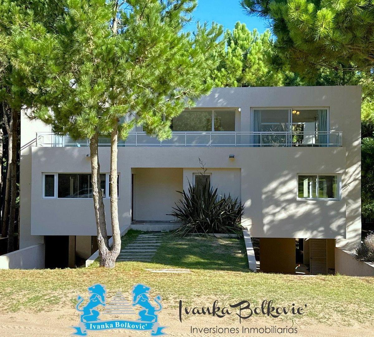 Venta Casa Costa Esmeralda Barrio Residencial - Acepta Permuta Vehículo o Lote 2