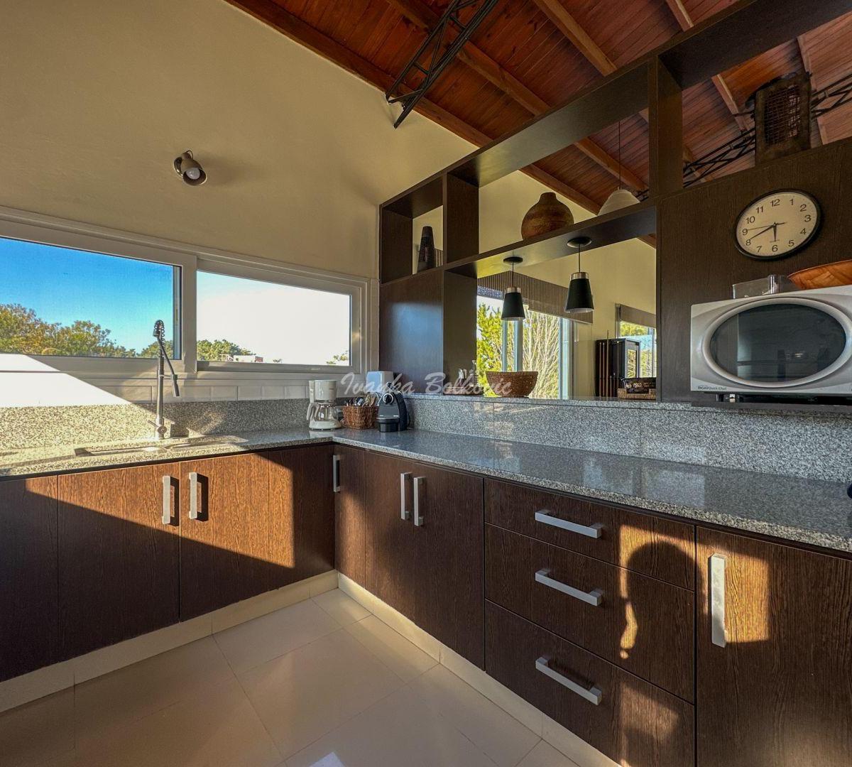 La Oportunidad Única! Venta Casa Costa Esmeralda Maritimo 2