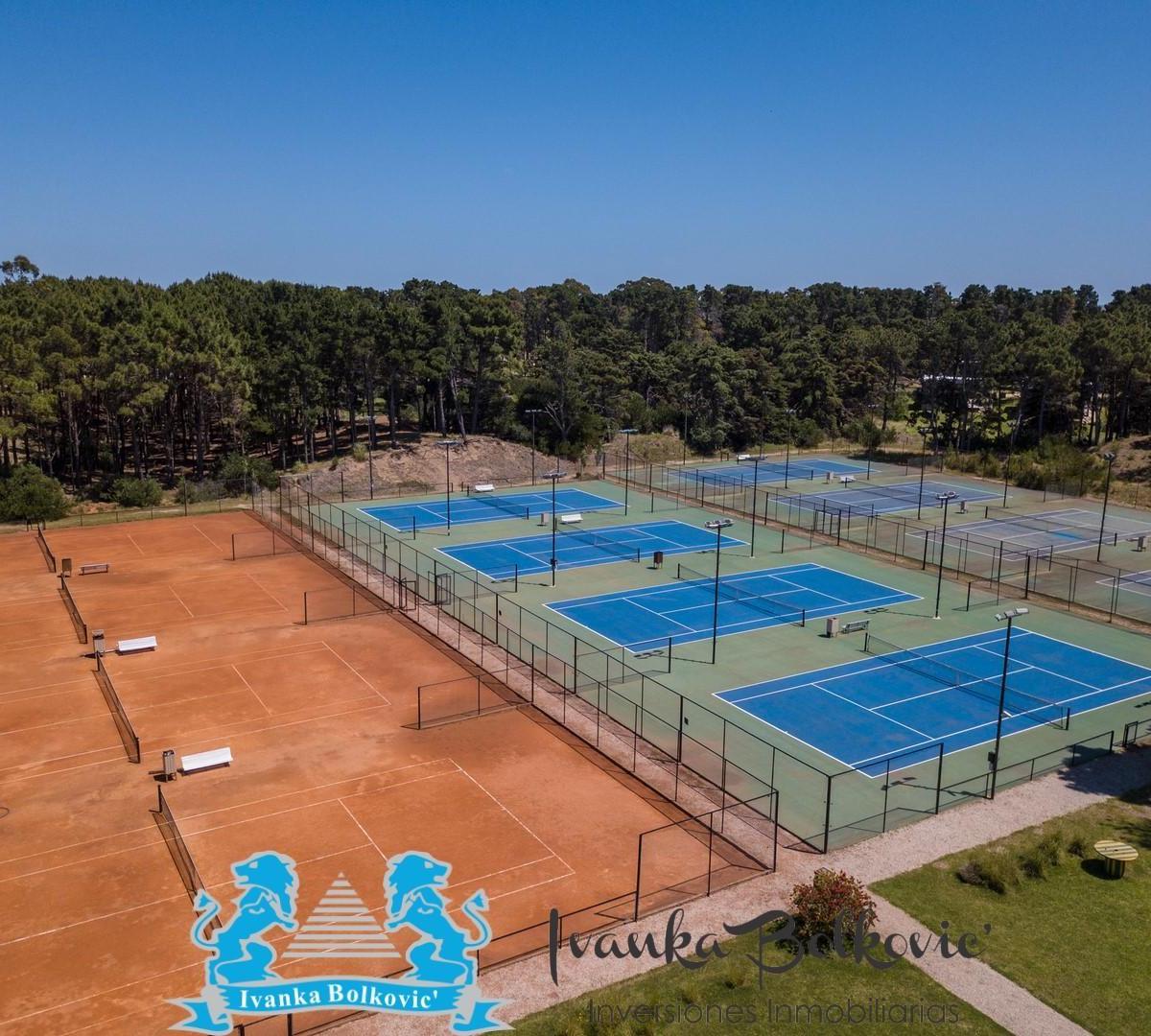 Venta Casa Costa Esmeralda Barrio Residencial - 3 Dorm. en Suite Arbolada 5
