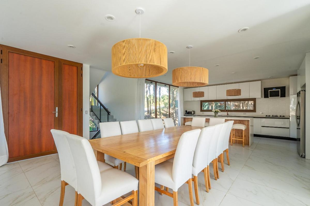 Venta Casa Costa Esmeralda, Barrio Maritimo 3 Ubicación Privilegiada 2