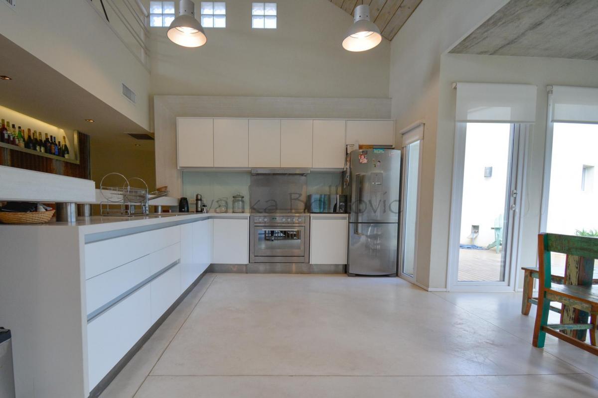 Venta Casa 300 m² Costa Esmeralda Tu Refugio - Piscina Tranquilidad - Espacio 3