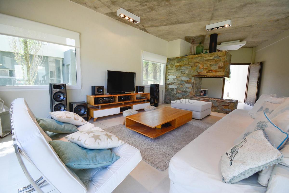 Venta Casa 300 m² Costa Esmeralda Tu Refugio - Piscina Tranquilidad - Espacio 5