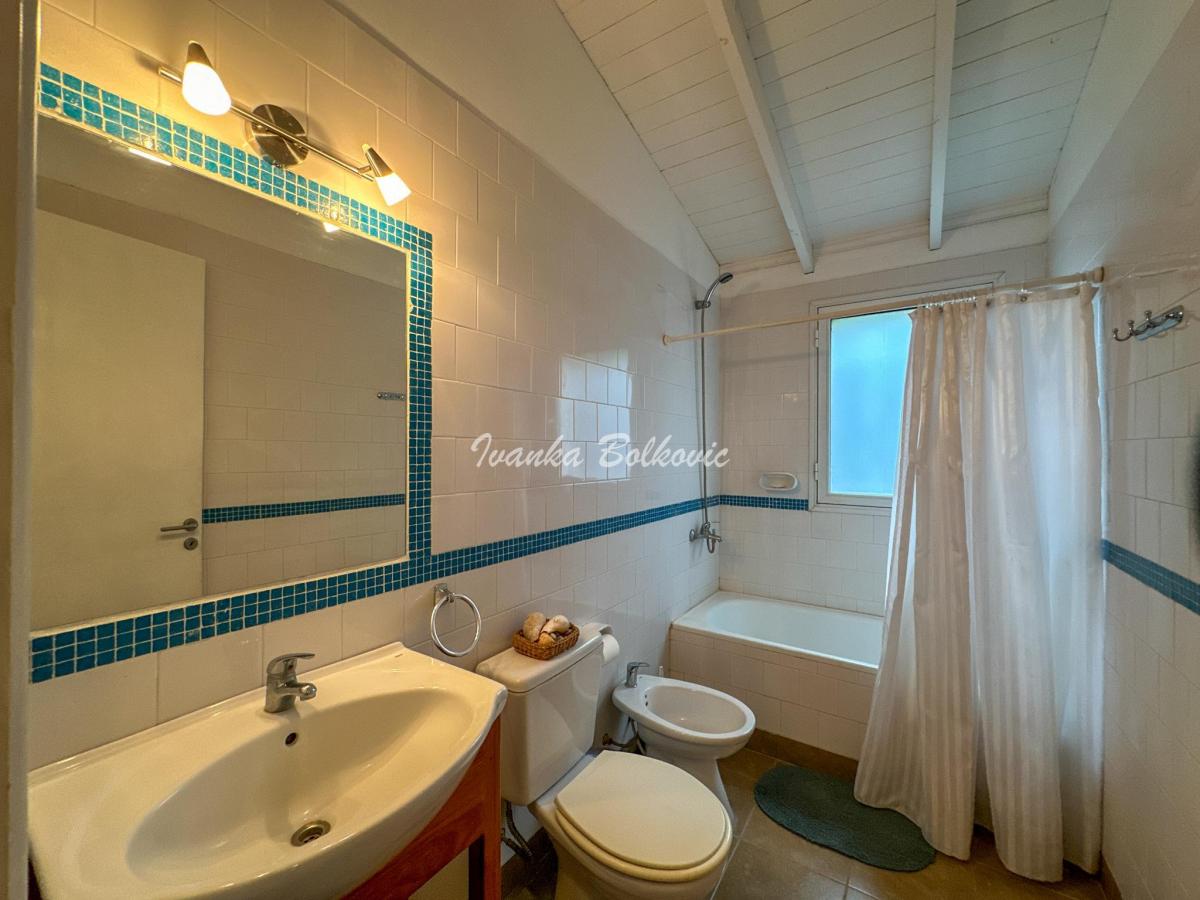 Venta Casa Costa Esmeralda - Excelente Ubicación Fondos Libres 5