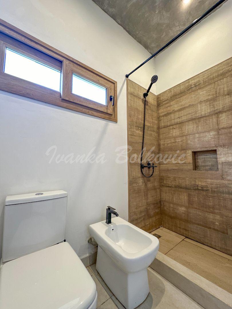 Venta Casa Costa Esmeralda 4 Dorm., Piscina y Jardín con Fondos Libres 2