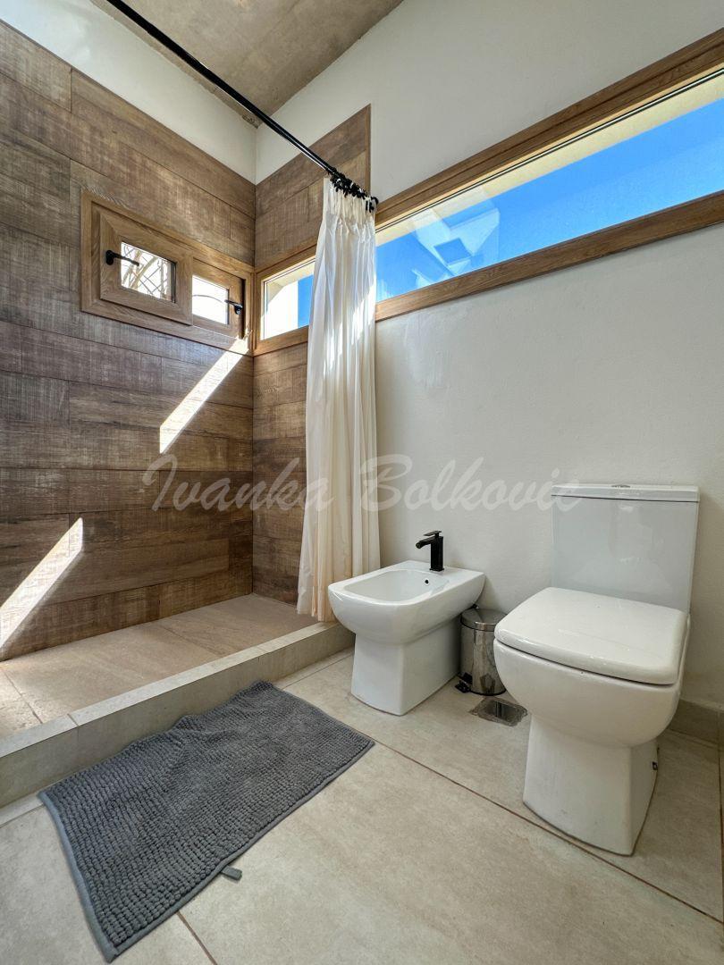 Venta Casa Costa Esmeralda 4 Dorm., Piscina y Jardín con Fondos Libres 3
