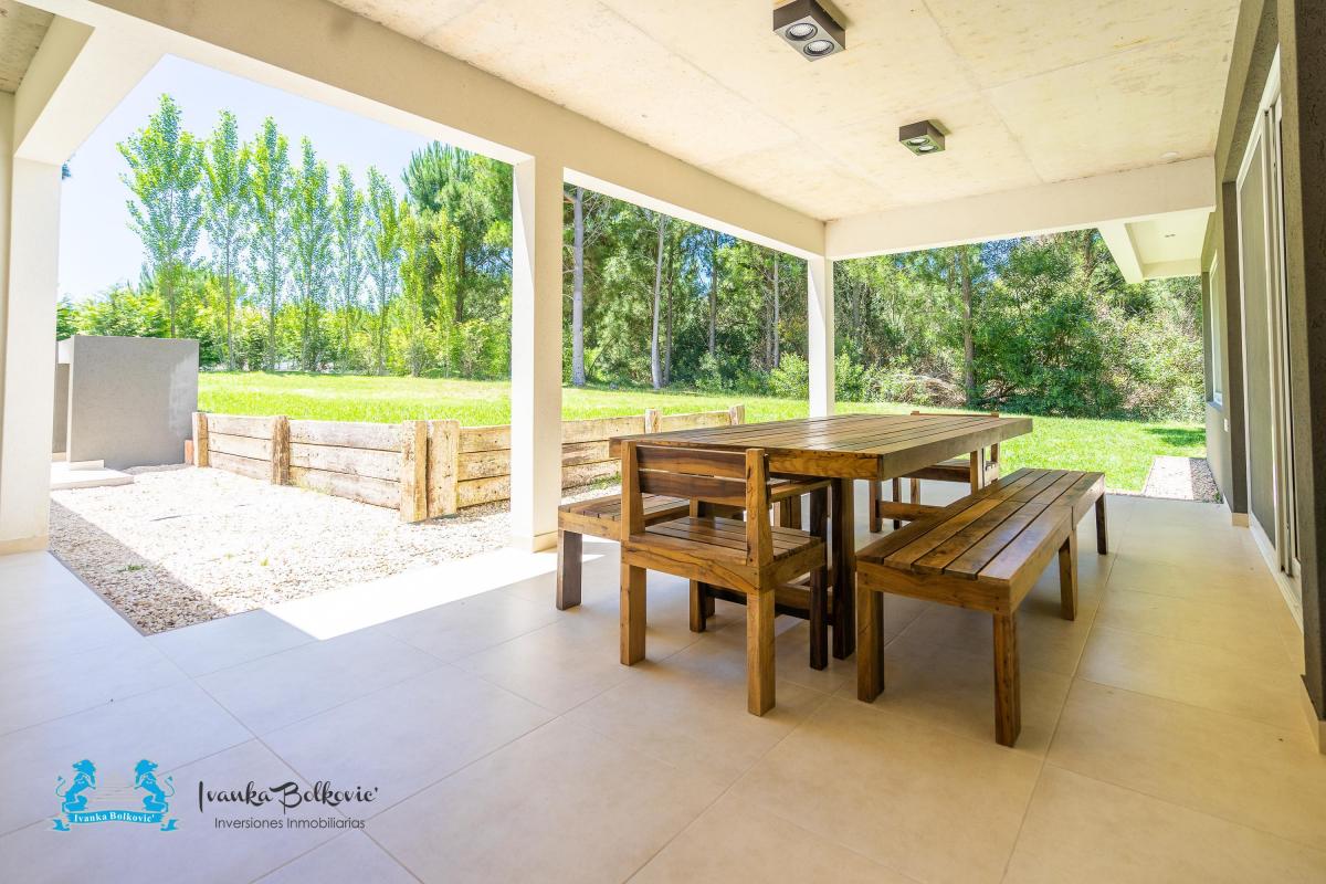 Venta Casa Imponente Costa Esmeralda Elegancia y Amplitud 3