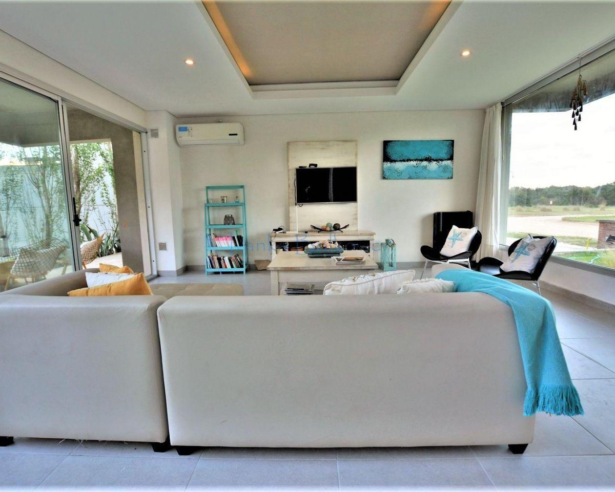 Venta Casa Hormigón Visto Costa Esmeralda - Estética Moderna 1