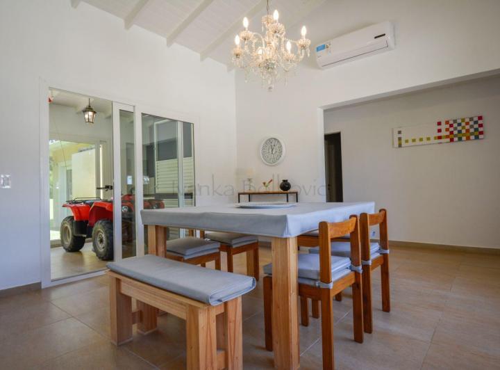 Venta Casa ideal para disfrutar  rodeada de pinos con piscina y quincho 5