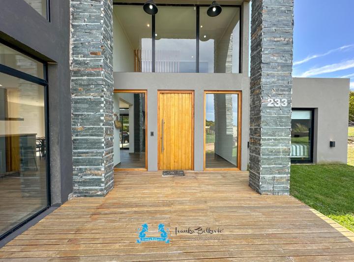 Venta Casa Estilo contemporáneo Costa Esmeralda 3