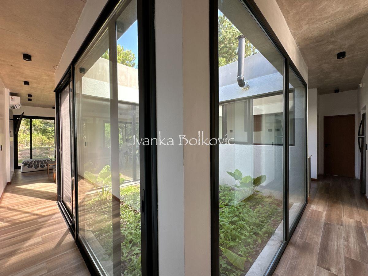 Foto de Casa Venta Costa Esmeralda Moderna De 222 M² Con Diseño En Hormigón y, imagen 5