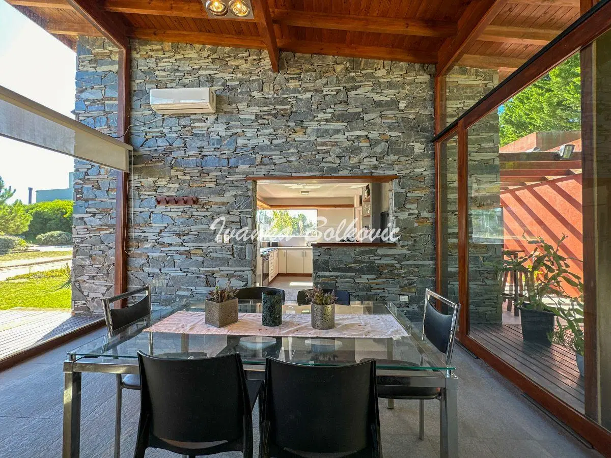 Casa De 166 M2 Con 3 Dorm. Garaje en Venta Costa Esmeralda 2