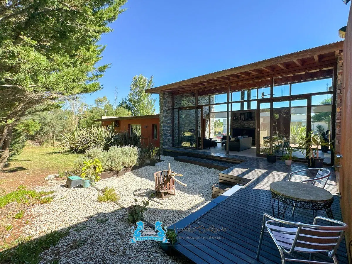 Casa De 166 M2 Con 3 Dorm. Garaje en Venta Costa Esmeralda 5