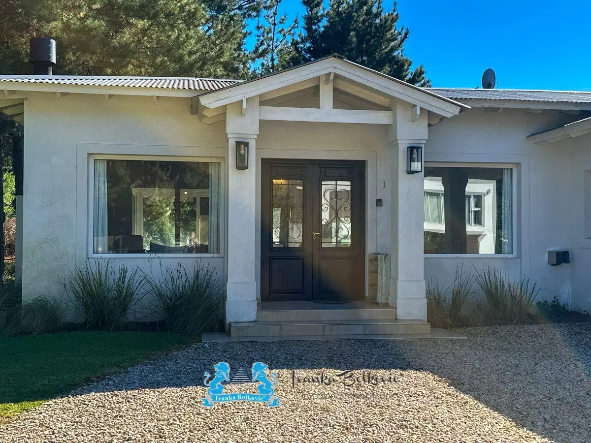 Casa Con 175 M2 Y 3 Dorm. En Suite Venta En Costa Esmeralda Pileta 2
